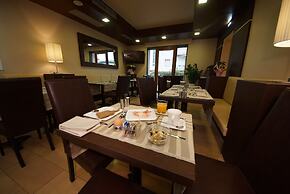 Hotel Clarin 14 by Dori