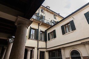 Luxurious Arena residence 80 meters from the Arena