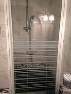 Hotel Montana Paris Lafayette