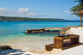 Seagrapes 5br by Jamaican Treasures