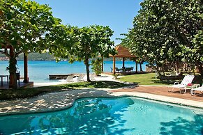 Seagrapes 5br by Jamaican Treasures