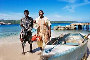 Seagrapes 5br by Jamaican Treasures