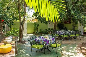 Seagrapes 5br by Jamaican Treasures