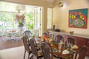 Seagrapes 5br by Jamaican Treasures