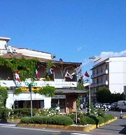 Lastra Bed & Car