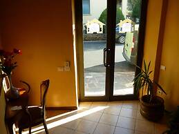 Lastra Bed & Car