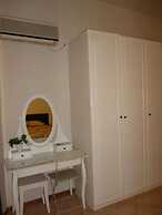 Lastra Bed & Car