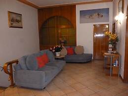 Lastra Bed & Car