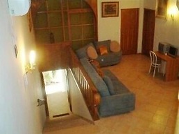 Lastra Bed & Car