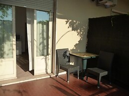 Lastra Bed & Car