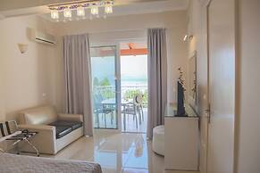 Brentanos Apartments ~ A ~ View of Paradise