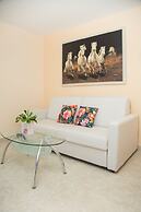 Brentanos Apartments ~ A ~ View of Paradise