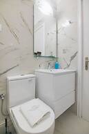 Brentanos Apartments ~ A ~ View of Paradise