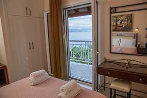 Brentanos Apartments ~ A ~ View of Paradise