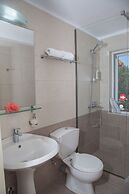 Brentanos Apartments ~ A ~ View of Paradise