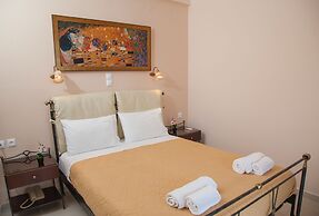 Brentanos Apartments ~ A ~ View of Paradise