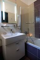 Brentanos Apartments ~ A ~ View of Paradise