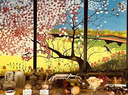 Brentanos Apartments ~ A ~ View of Paradise