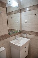 Brentanos Apartments ~ A ~ View of Paradise