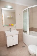 Brentanos Apartments ~ A ~ View of Paradise