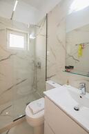 Brentanos Apartments ~ A ~ View of Paradise