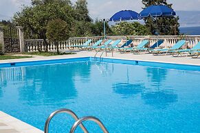 Brentanos Apartments ~ A ~ View of Paradise