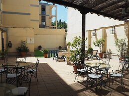 Hotel Ele Puente Romano