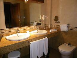 Hotel Ele Puente Romano