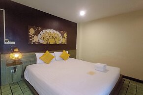 CM Night Bazaar Boutique Hotel
