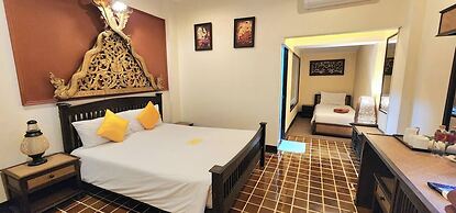 CM Night Bazaar Boutique Hotel