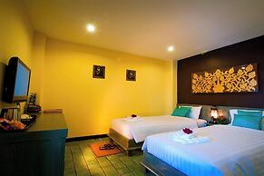 CM Night Bazaar Boutique Hotel