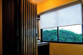 CM Night Bazaar Boutique Hotel