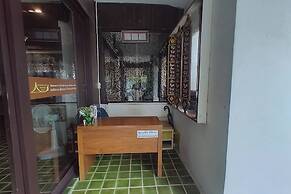 CM Night Bazaar Boutique Hotel