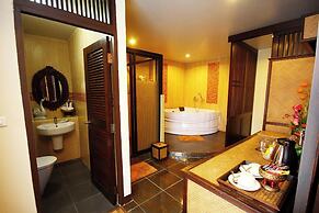 CM Night Bazaar Boutique Hotel