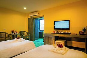 CM Night Bazaar Boutique Hotel