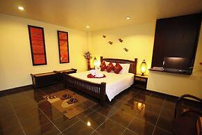 CM Night Bazaar Boutique Hotel