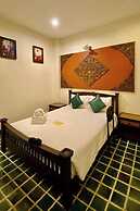 CM Night Bazaar Boutique Hotel