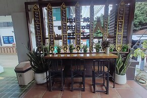 CM Night Bazaar Boutique Hotel