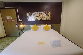 CM Night Bazaar Boutique Hotel