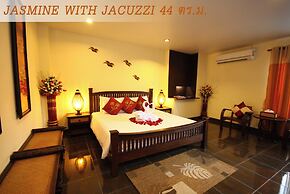 CM Night Bazaar Boutique Hotel