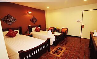CM Night Bazaar Boutique Hotel
