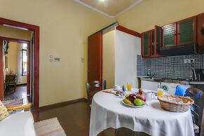 Ifigenia Rooms & Studios