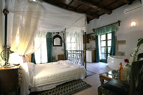 Ifigenia Rooms & Studios