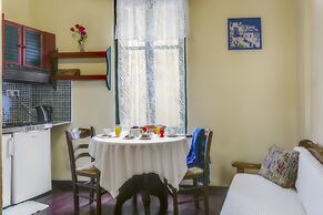 Ifigenia Rooms & Studios