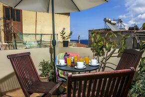 Ifigenia Rooms & Studios