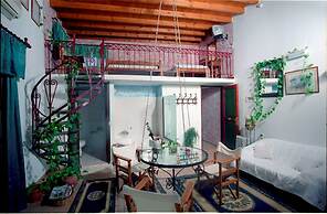 Ifigenia Rooms & Studios