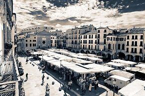 Diamantino Town House