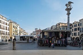 Diamantino Town House