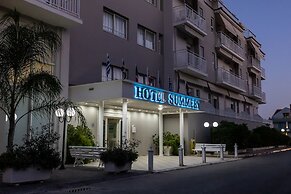 Summery Hotel