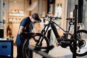 Dips & Drops - The First Bike And Ski Hub